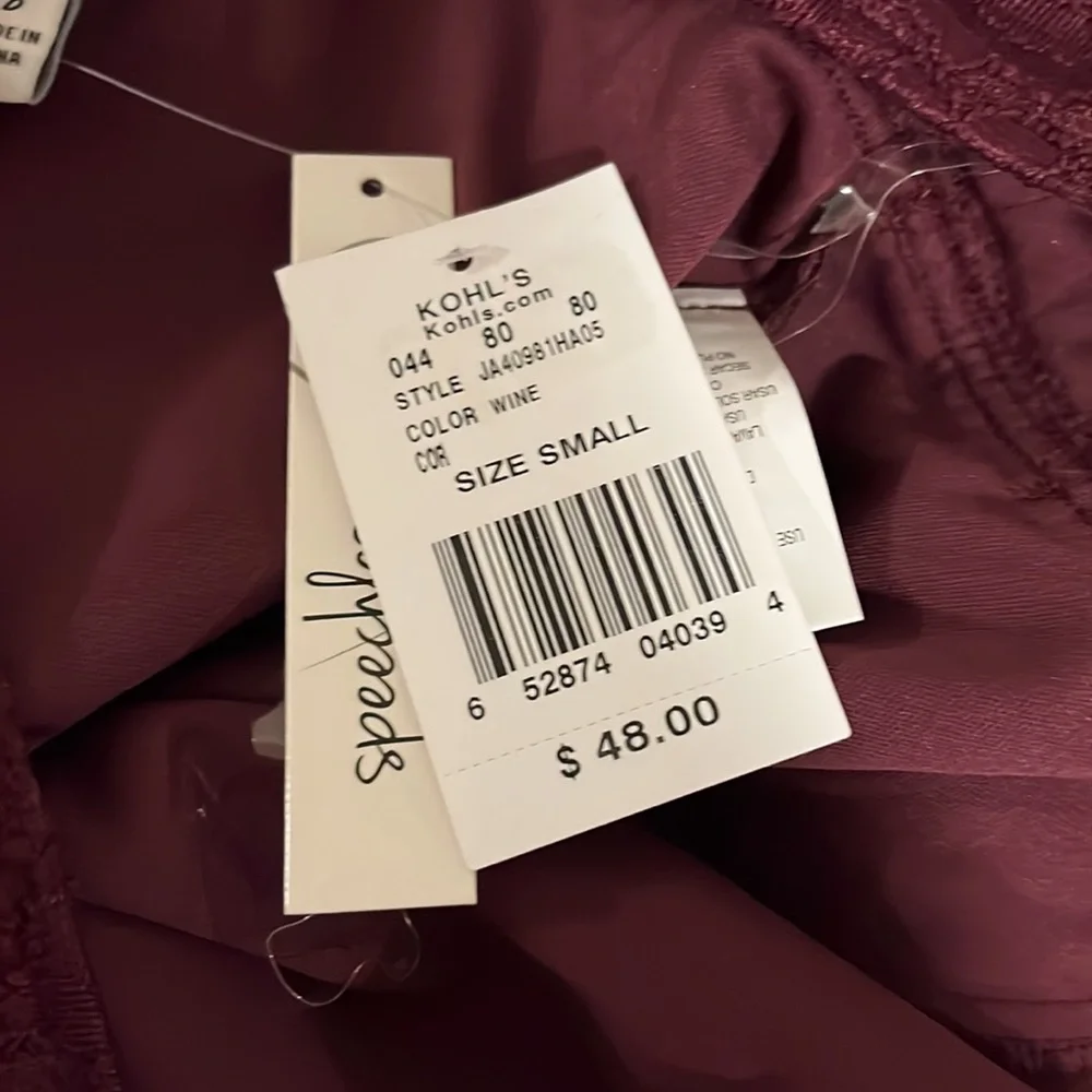 Floral Lace Dress. - Picture 9 of 10